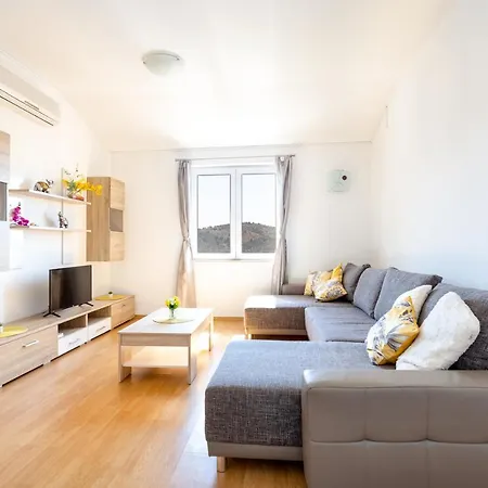 Apartment Maja