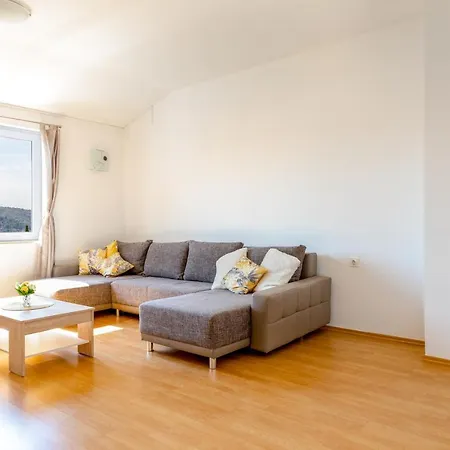 Maja * روغوزنيكا