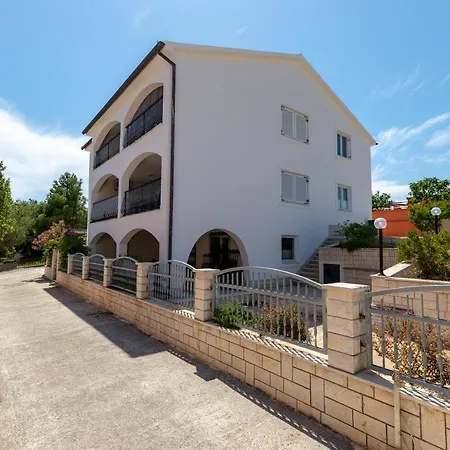 Apartment Maja