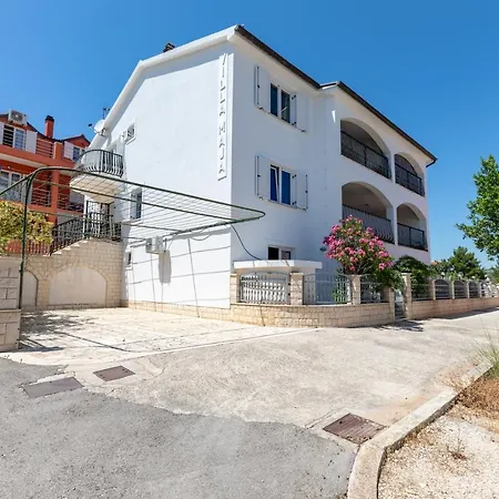 Apartment Maja