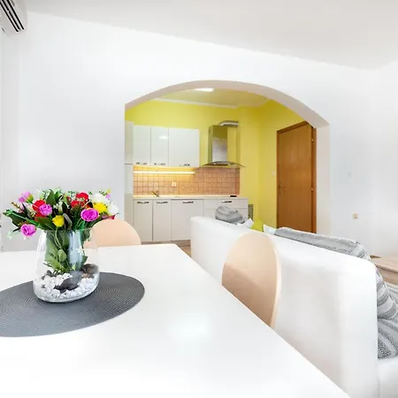 Apartment Maja