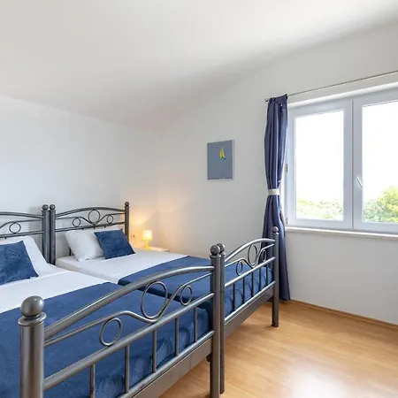 Apartment Maja *