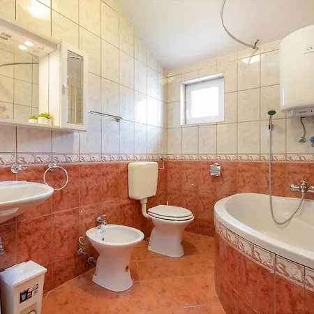 Apartment Maja *