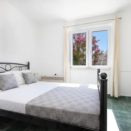 Apartament Maja *